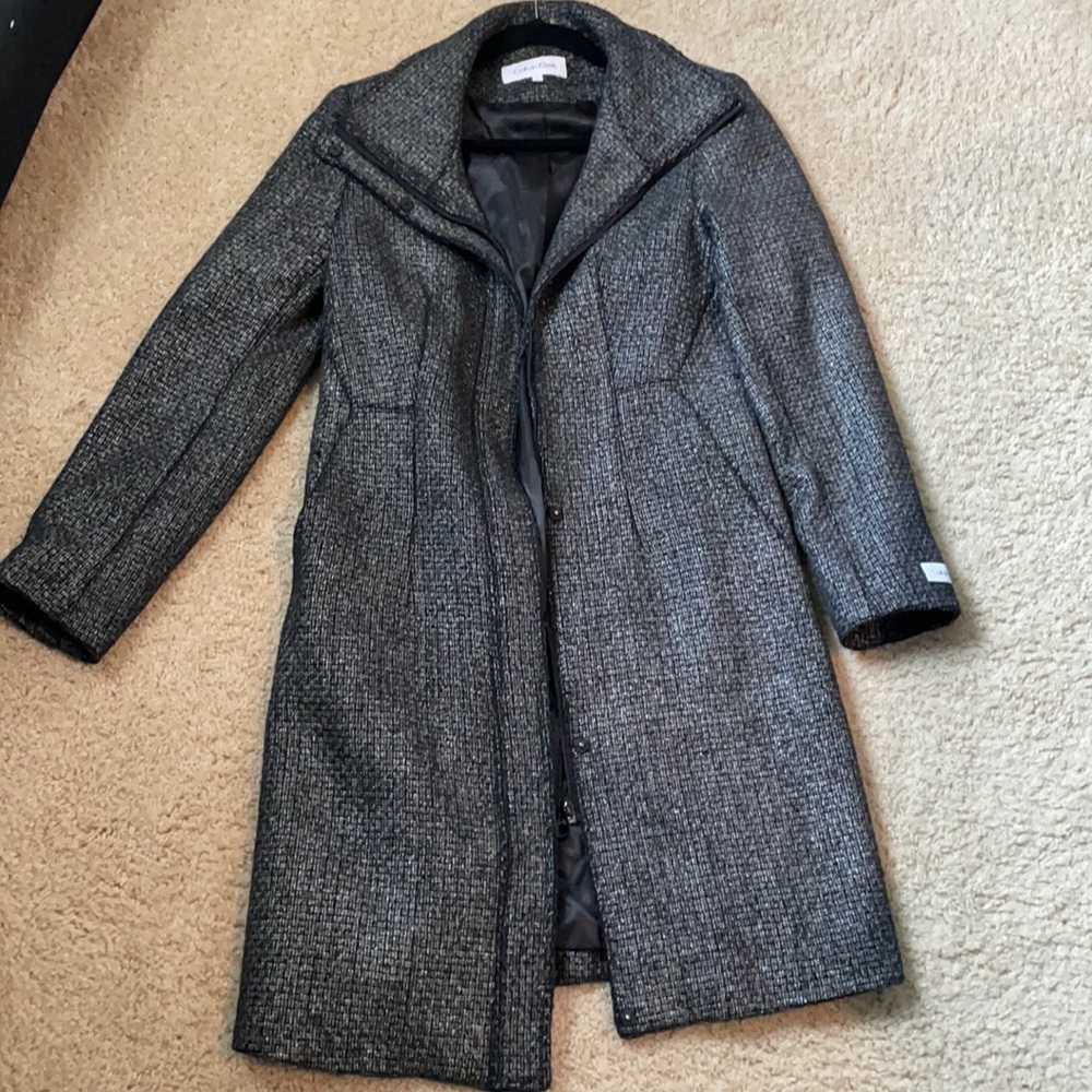 Beautiful long Calvin Klein coat size 4 gray